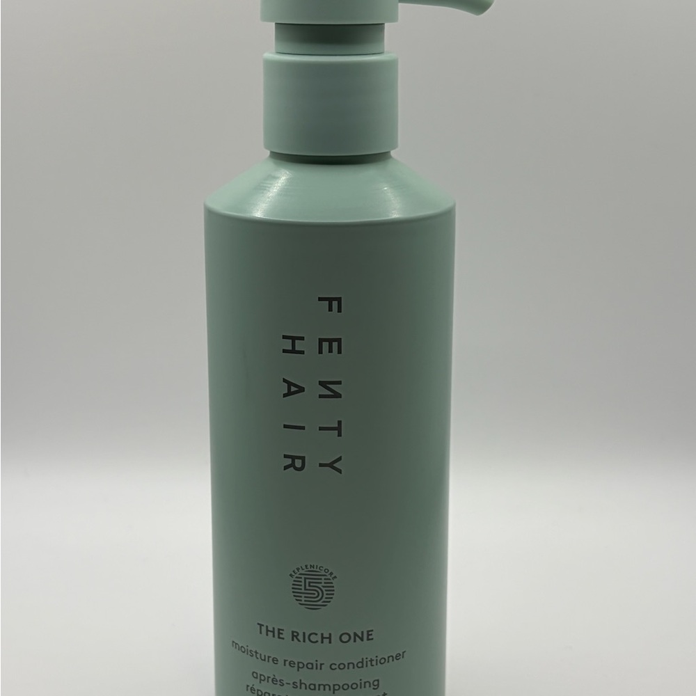 Fenty Beauty Hair The Rich One Conditioner — Sage Green